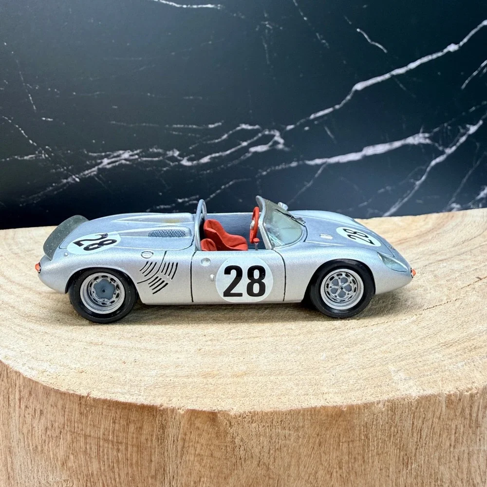 Starter Porsche 718/8 WRS Spyder #28 Le Mans 1963 1:43 Resin Hand Built